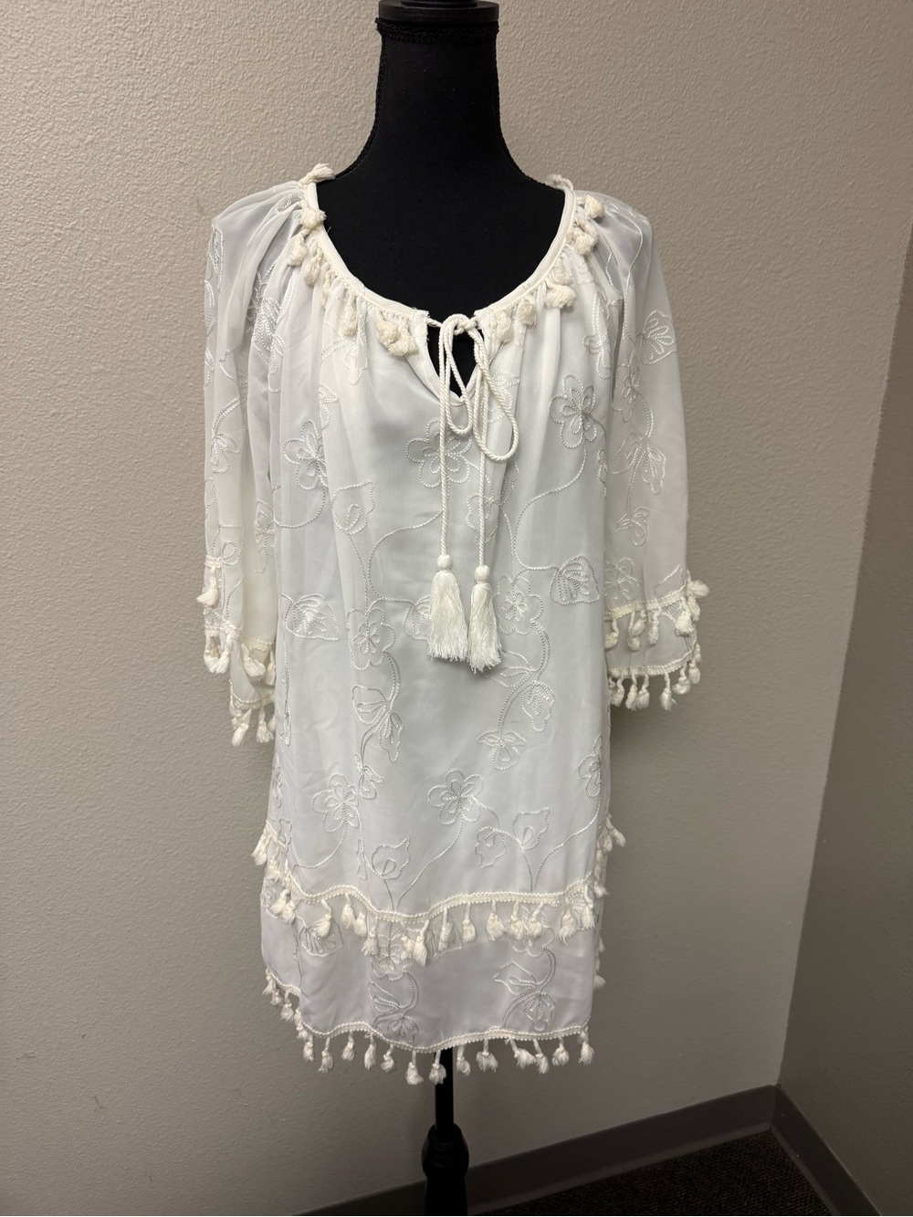 Urban Mangoz White Embroidered Tassel Boho Tunic Cover Up Dress Large - Picture 2 of 8